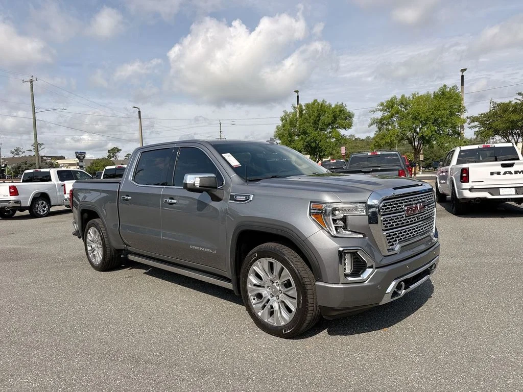 2021 GMC Sierra 4WD Crew Cab Short Box Denali's photo