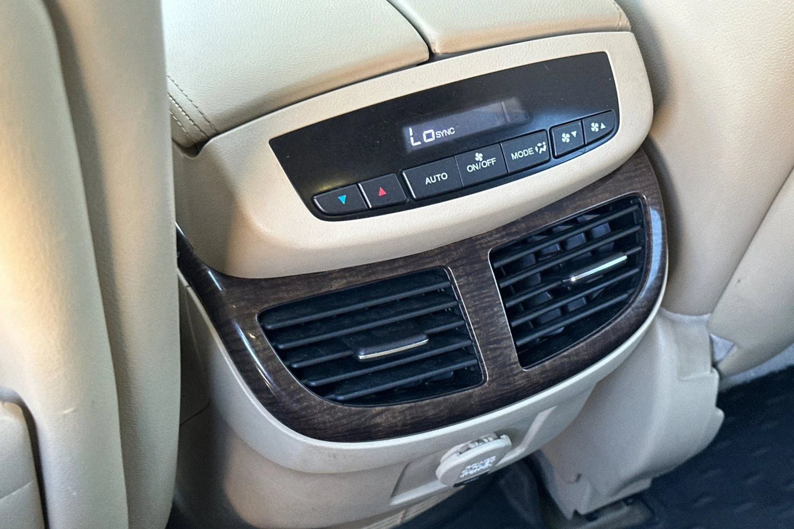 Used 2012  Acura Technology image 13