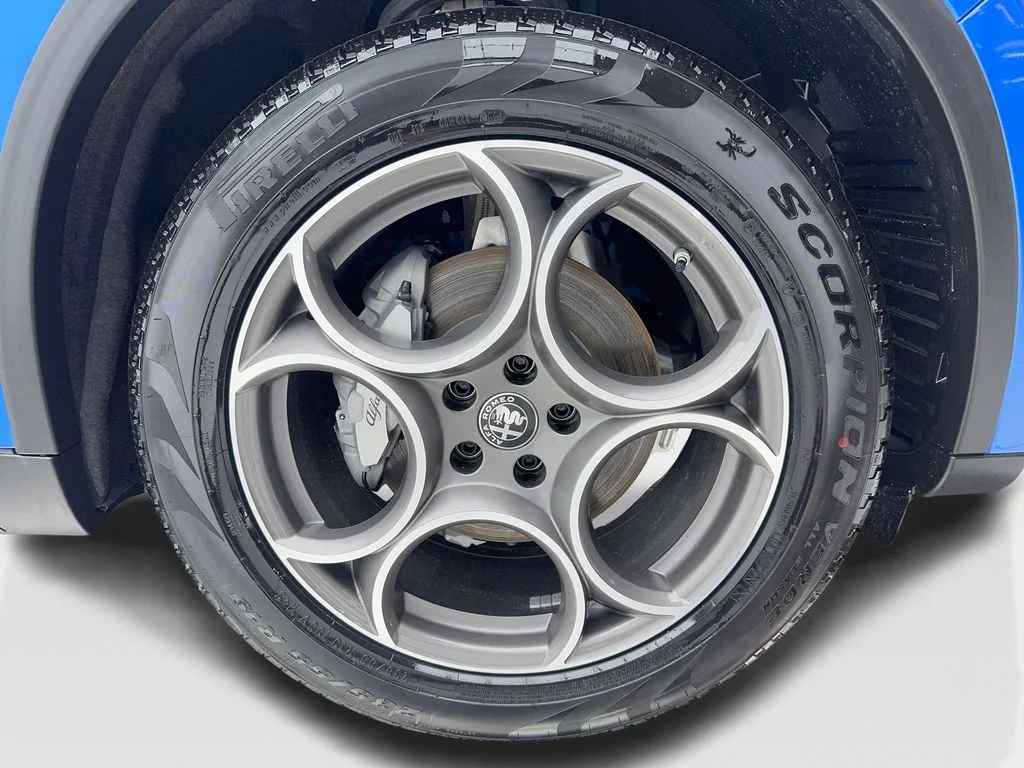 New 2025 Blue Alfa Romeo Base image 46