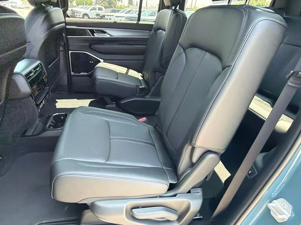 New 2026 Steel Blue Exterior Paint Jeep  image 34