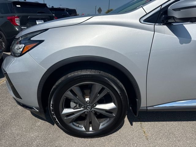 Used 2019 Silver Nissan Platinum image 10