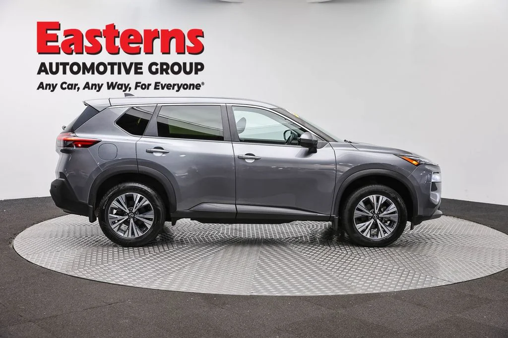 Used 2023 Gray Nissan SV image 4