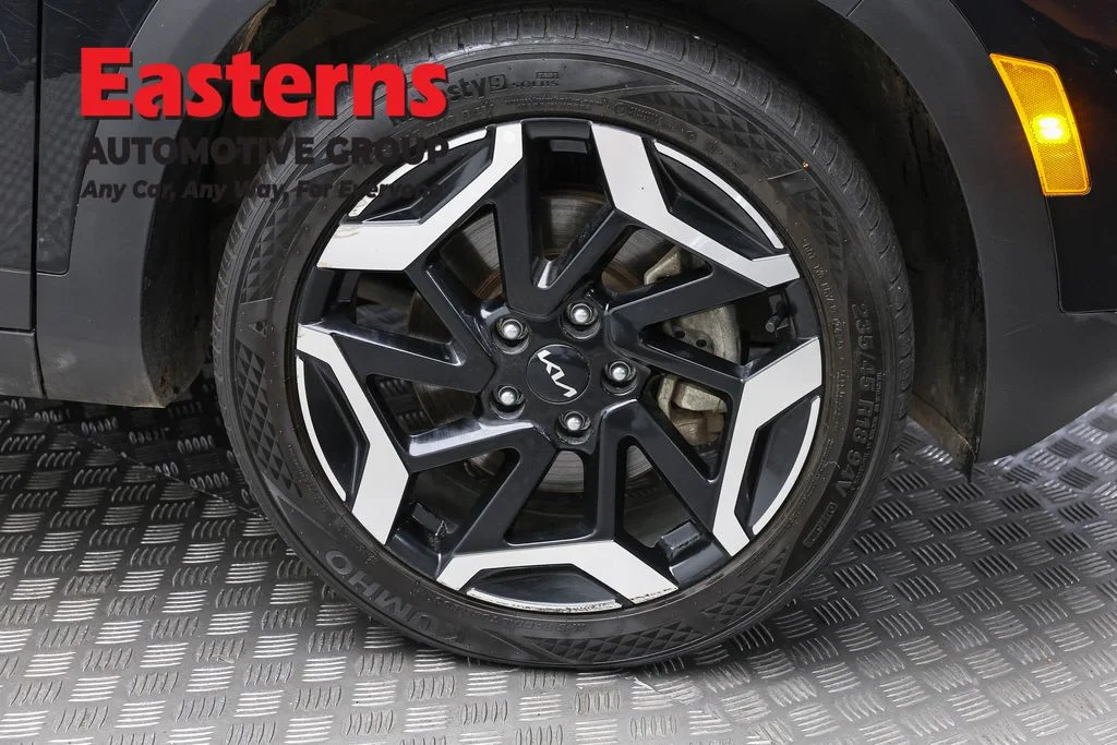 Used 2024 Black Kia SX image 32