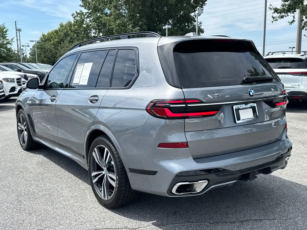 Used 2023 Gray BMW xDrive40i image 7