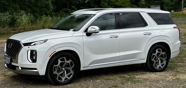 Used 2021 Hyper White Hyundai Calligraphy image 4