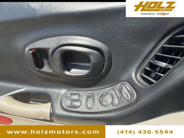 Used 2003 Medium Spiral Gray Metallic Chevrolet 2dr Cpe image 21