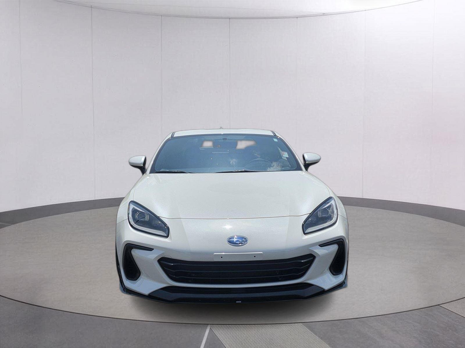 Used 2023 Crystal White Pearl Subaru Limited image 30