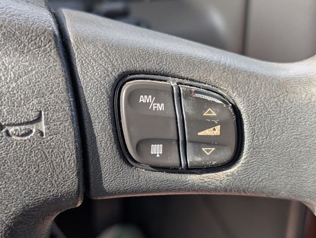 Used 2002 Gray GMC SLT image 15