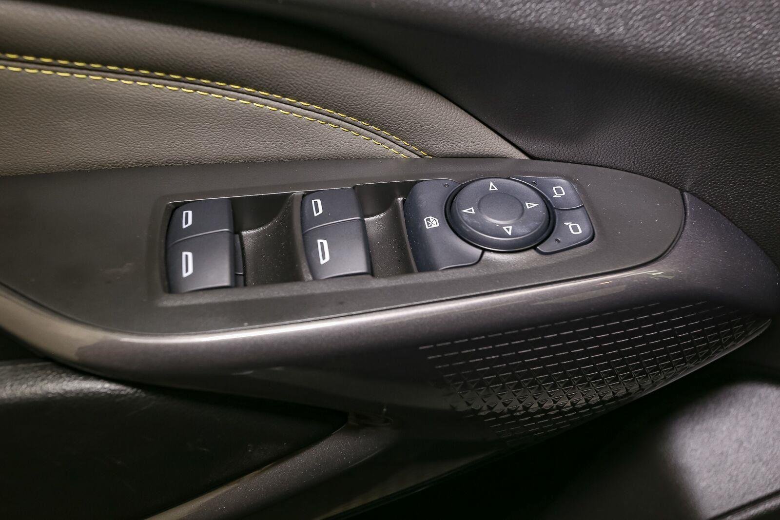 Used 2025 Sterling Gray Metallic Chevrolet ACTIV image 40