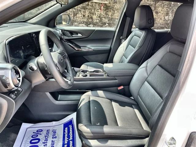 2027 Chevrolet Equinox LT - Photo 10