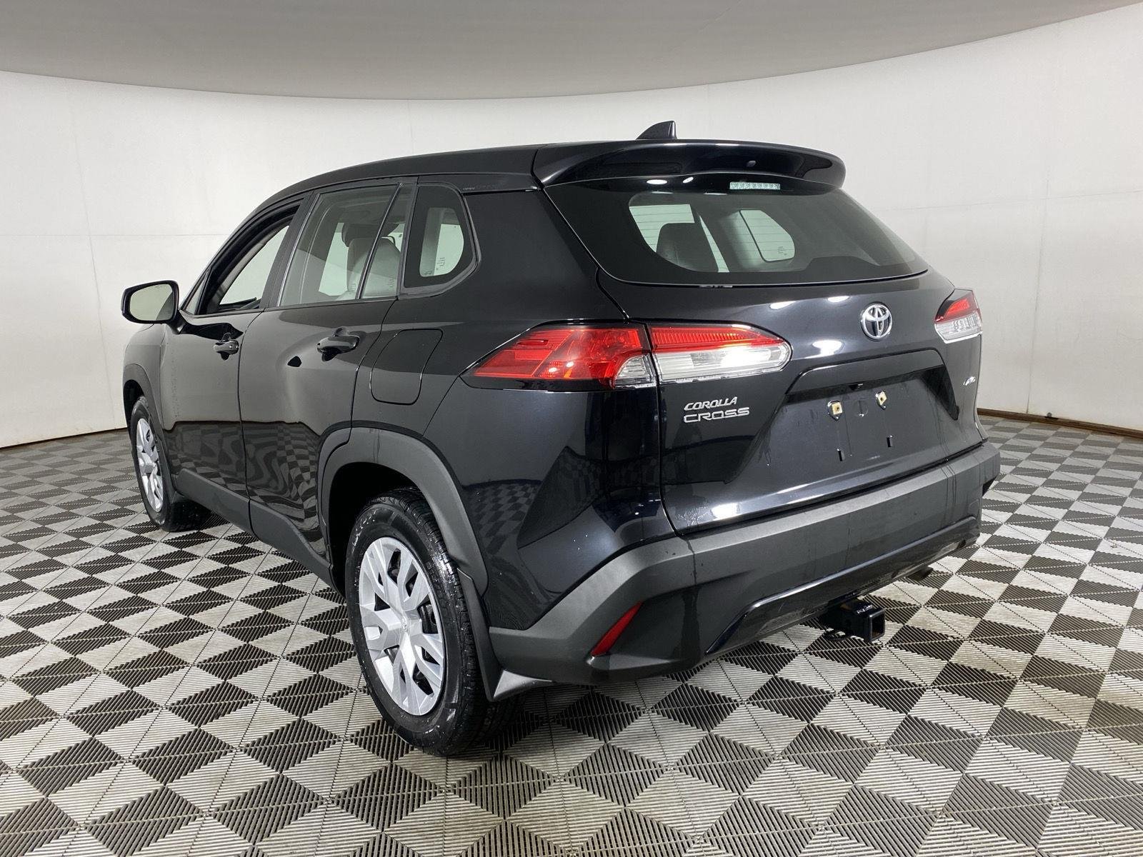Used 2023 Jet Black Toyota L image 8