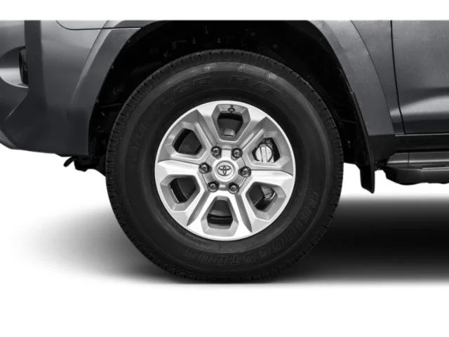 Used 2015 Magnetic Gray Metallic Toyota SR5 image 15