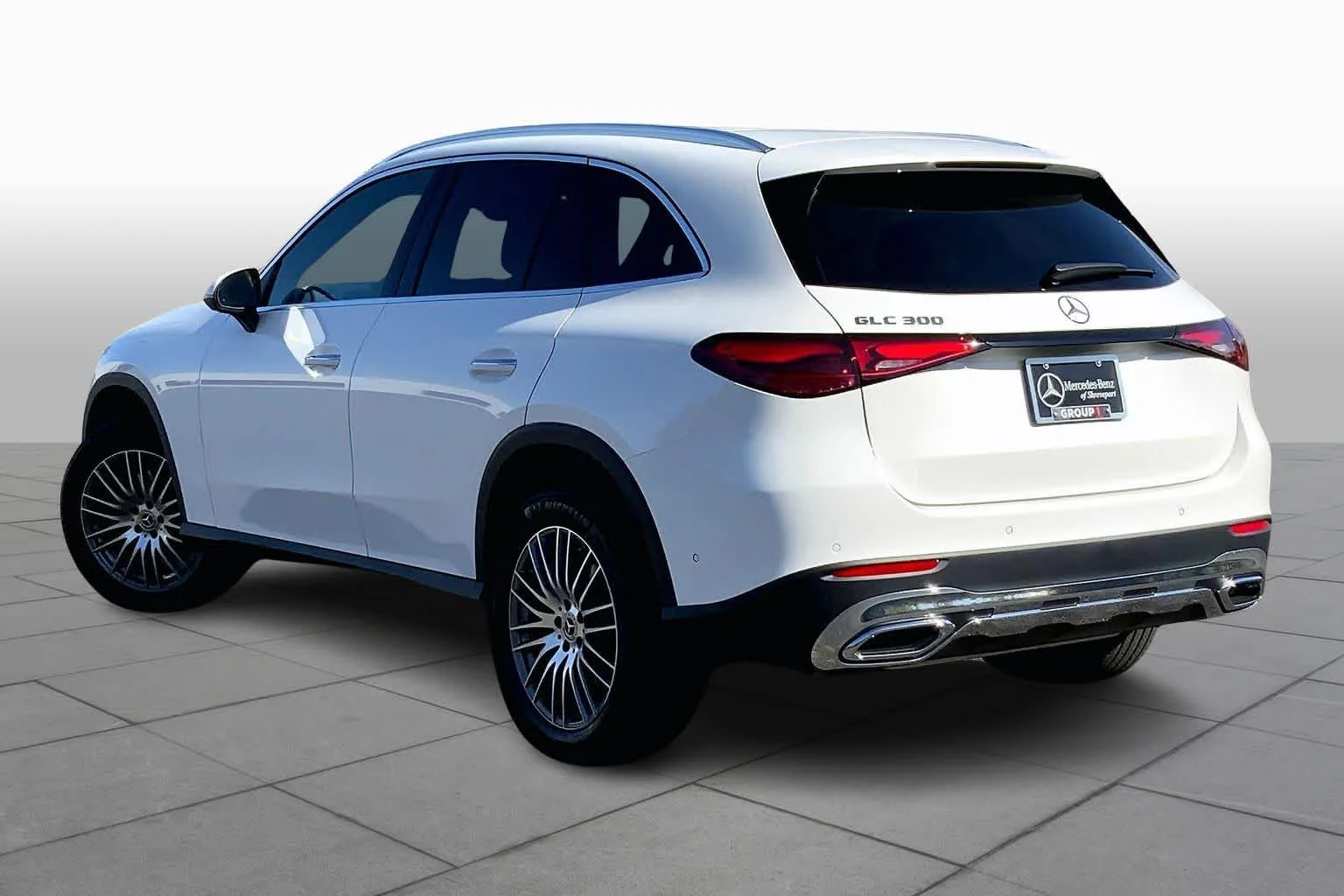 New 2026 Polar White Mercedes-Benz GLC 300 image 12