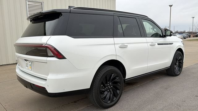 Used 2025 White Lincoln Black Label image 3
