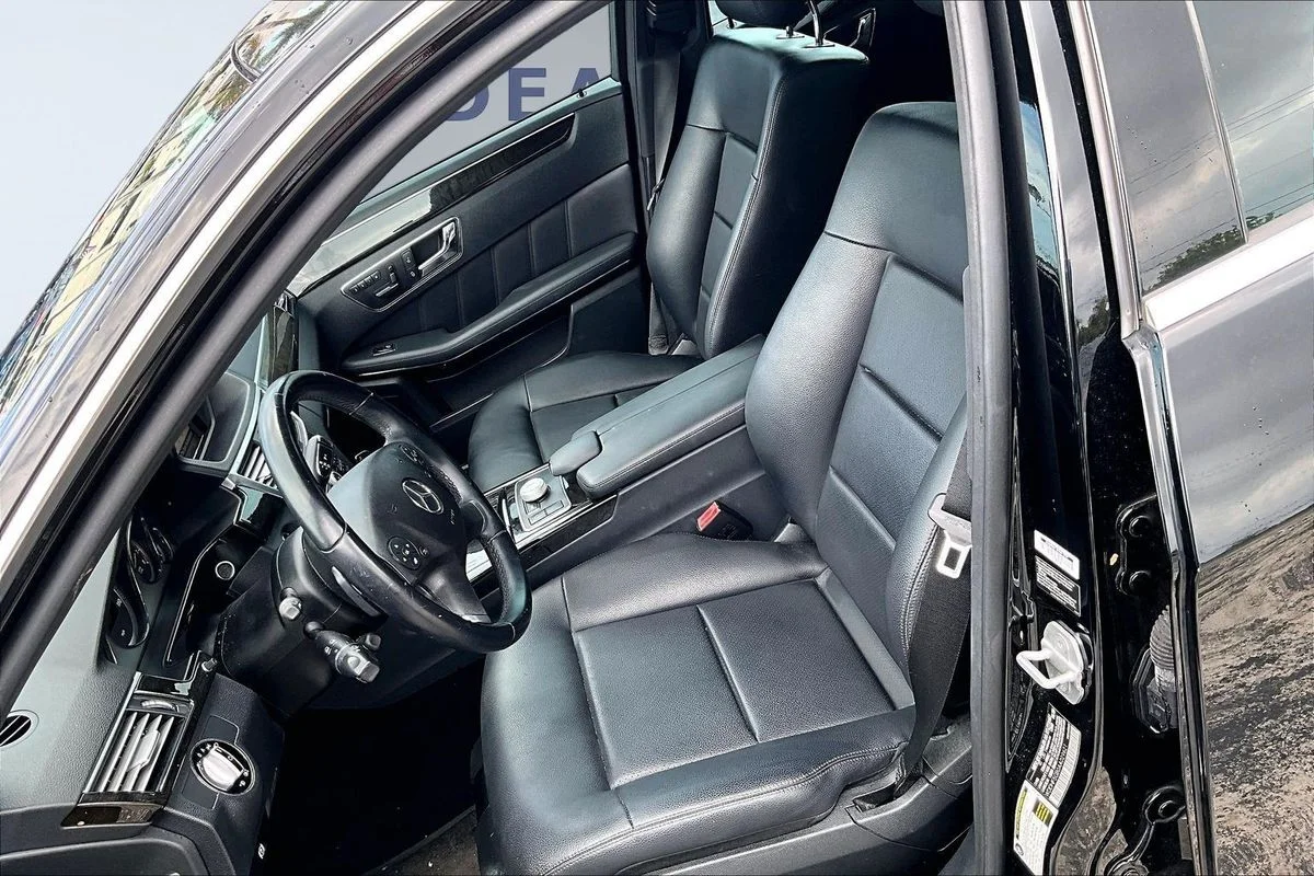 Used 2010 Black Mercedes-Benz  image 20