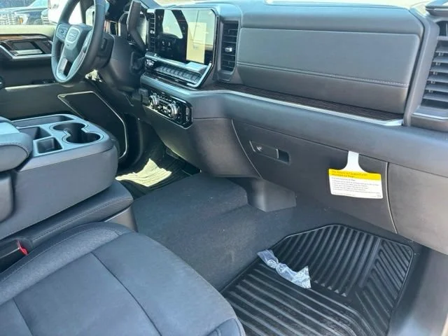 New 2026 Summit White GMC SLE image 24