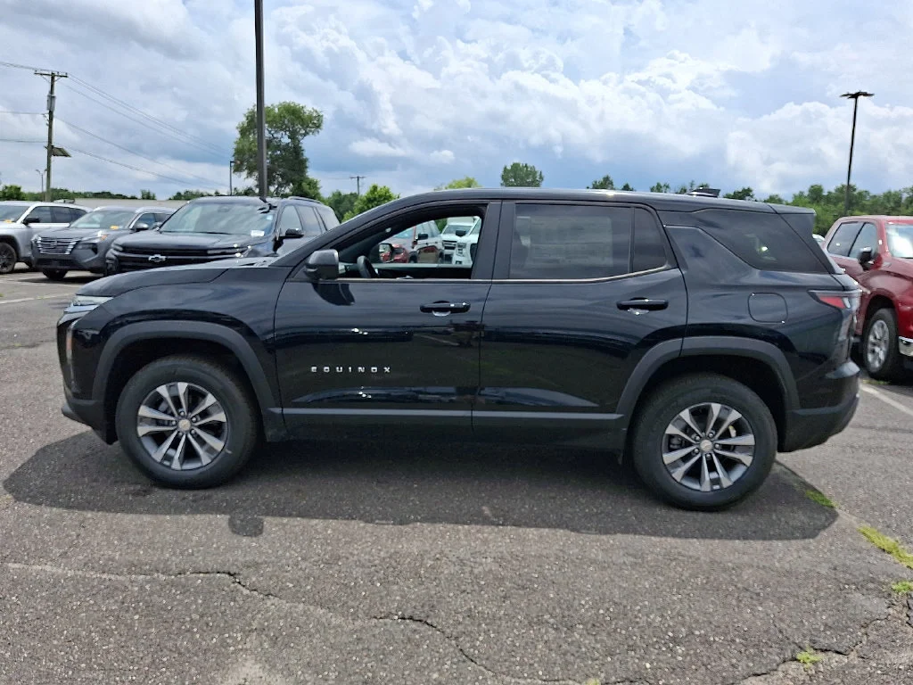 New 2026 Mosaic Black Metallic Chevrolet LT image 5