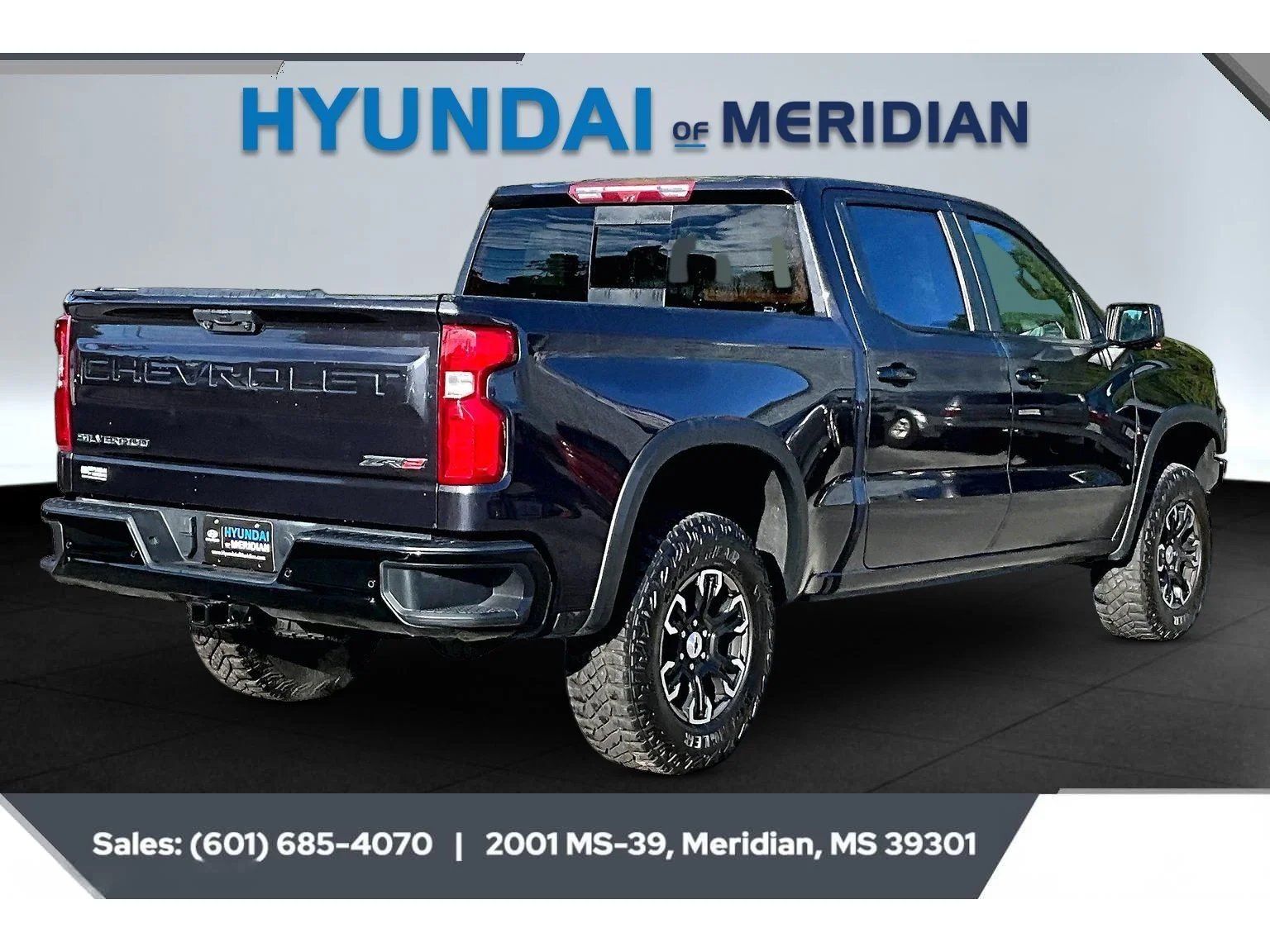 Used 2023 DARK ASH METALLIC Chevrolet ZR2 image 11