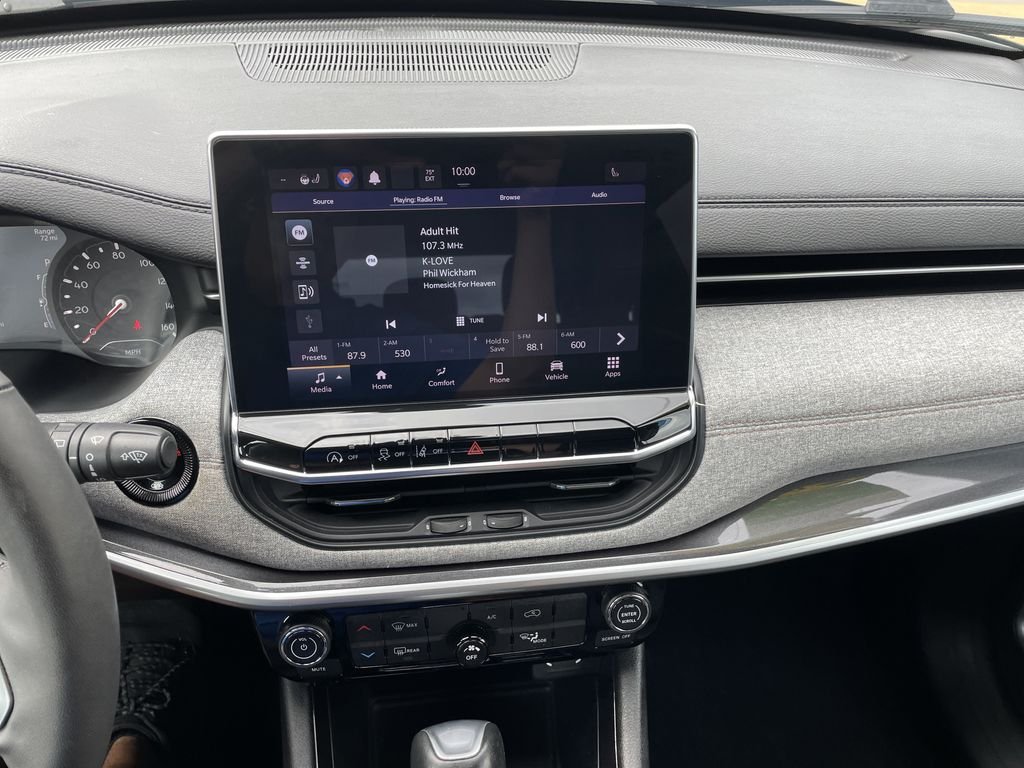 Used 2023 Black Jeep Latitude Lux image 18