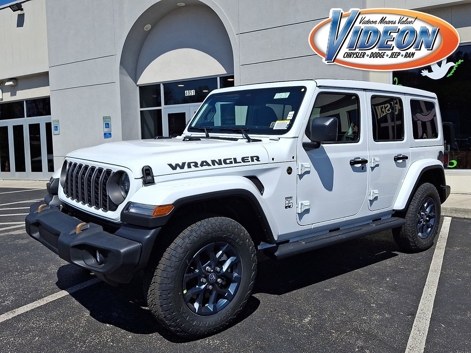 New 2026 Bright White Clear-Coat Exterior Paint Jeep 85th Anniversary image 1