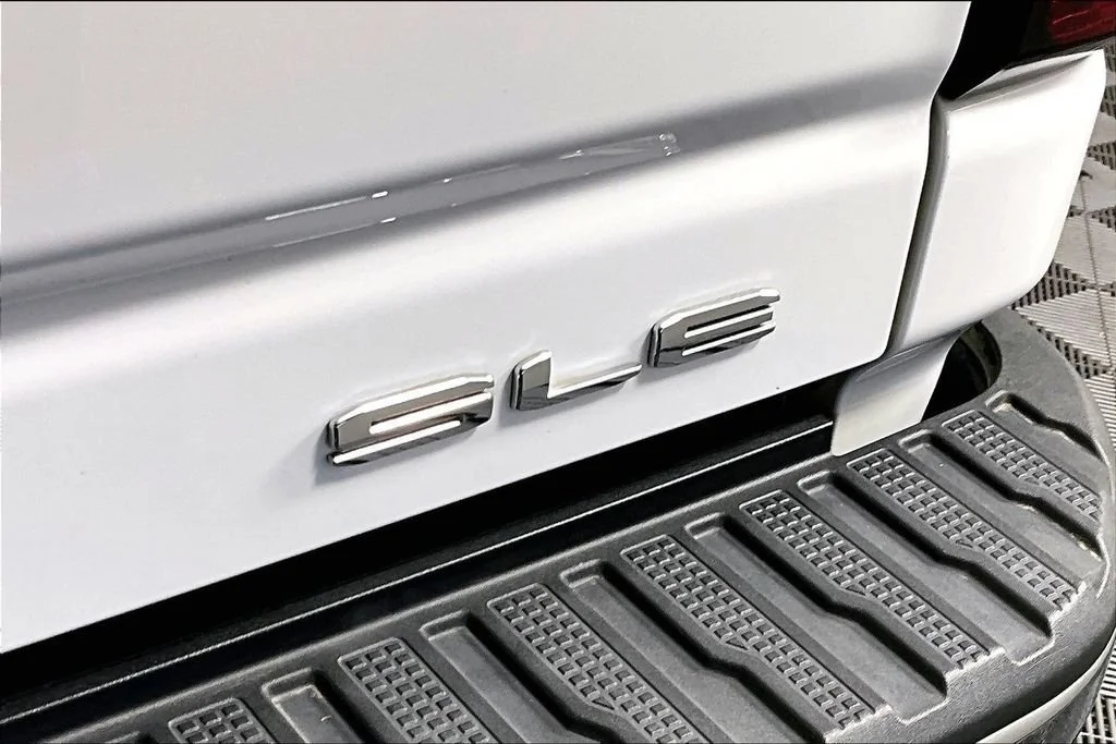Certified Used 2022 Summit White GMC SLE image 22