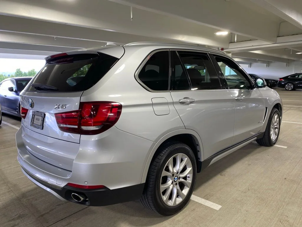 Used 2015  BMW xDrive35d image 4