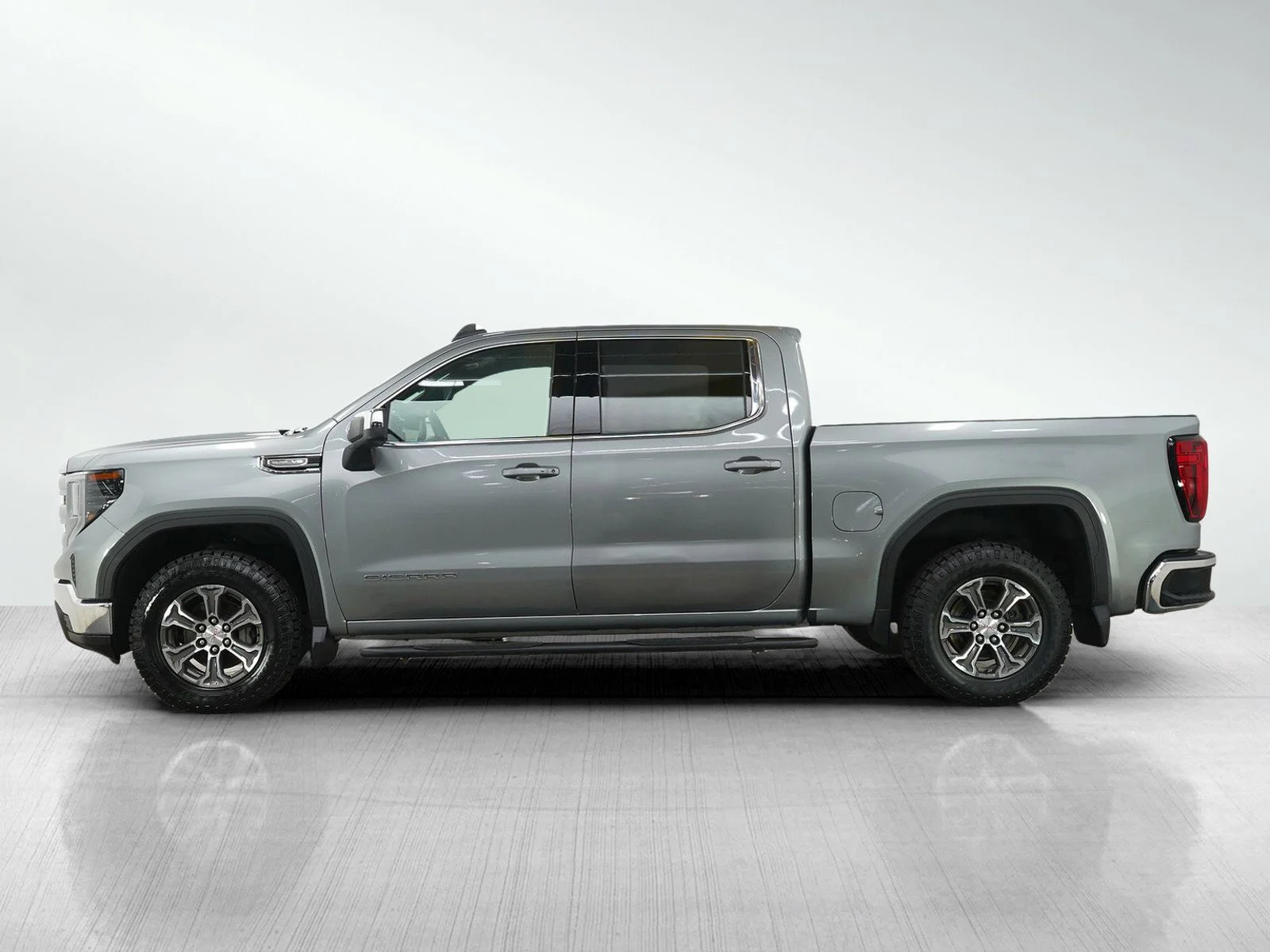 Used 2024 GMC Sierra 1500 SLE with VIN 1GTUUBED5RZ105302 for sale in White Bear Lake, Minnesota