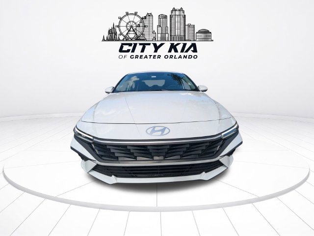 Used 2026 White Hyundai SE image 9