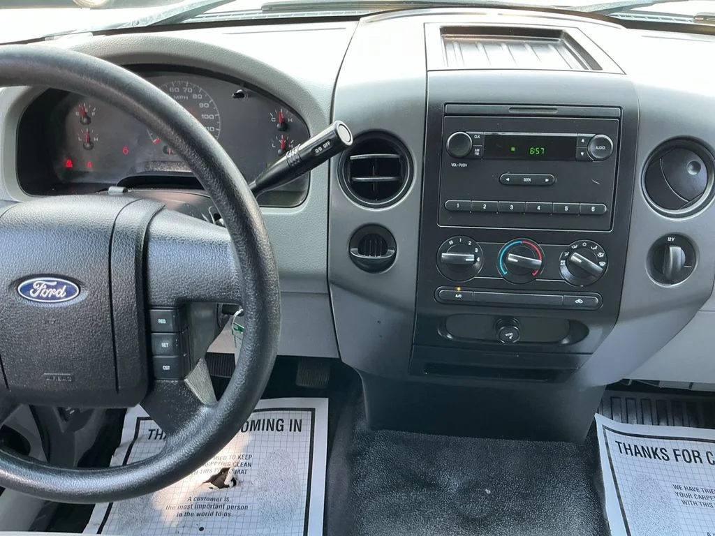 Used 2007 White Ford XL image 16