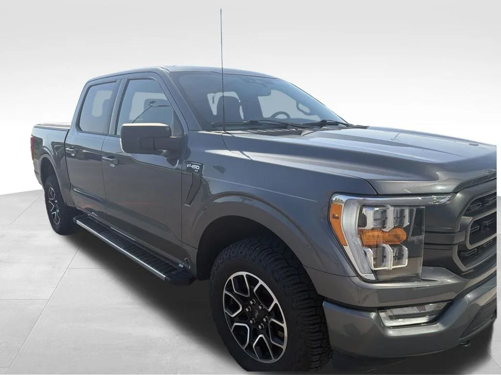 Used 2023 Gray Ford XLT image 13