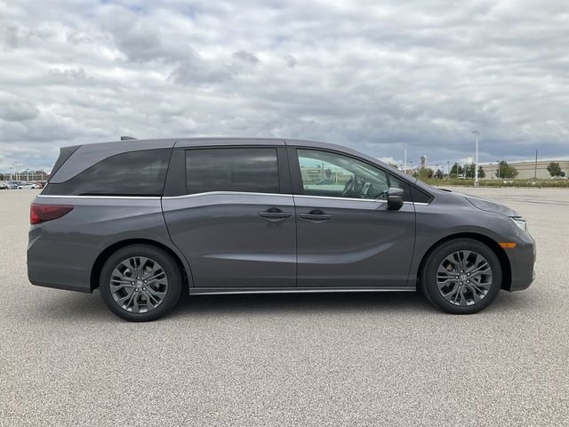 New 2026 Modern Steel Metallic Honda Touring image 13
