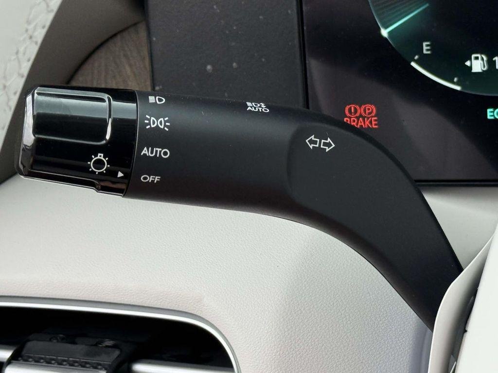 New 2026 Abyss Black Hyundai SEL 7P image 24