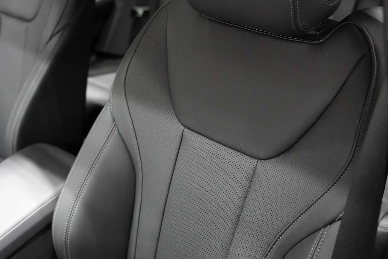 Certified Used 2024 Skyscraper Grey Metallic BMW sDrive30i image 12