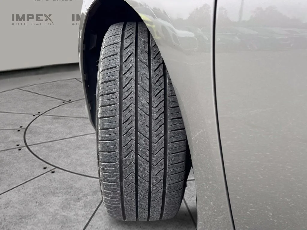 Used 2020 Silver Lexus 350 image 33