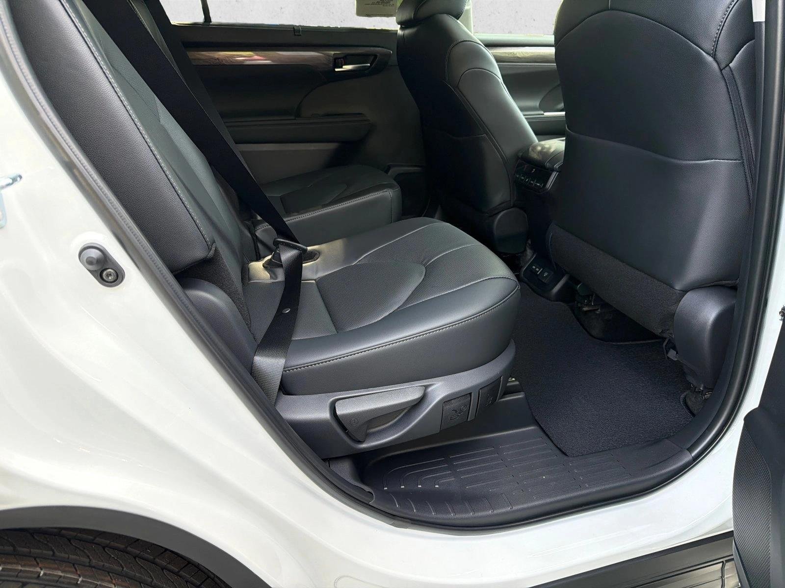 Certified Used 2026 Wind Chill Pearl Toyota Limited image 15