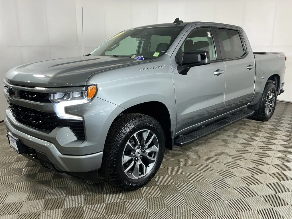 Used 2023 Gray Chevrolet RST image 4