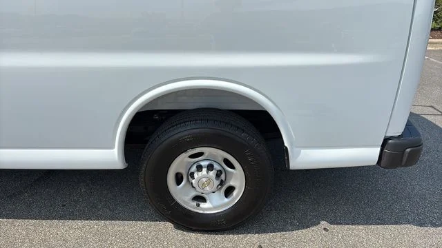 Used 2025 White Chevrolet Work Van image 41