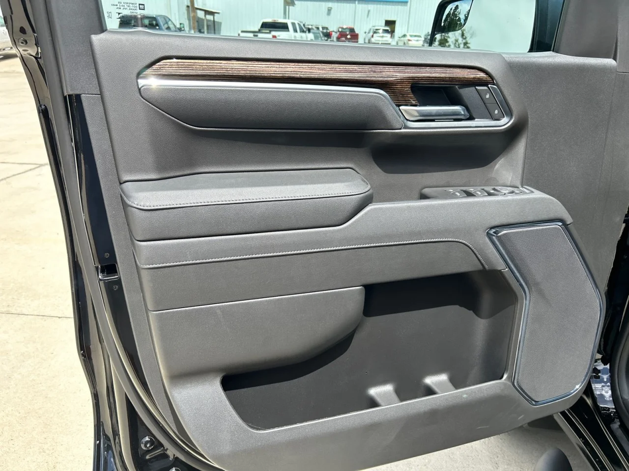 New 2026 Onyx Black GMC Elevation image 10