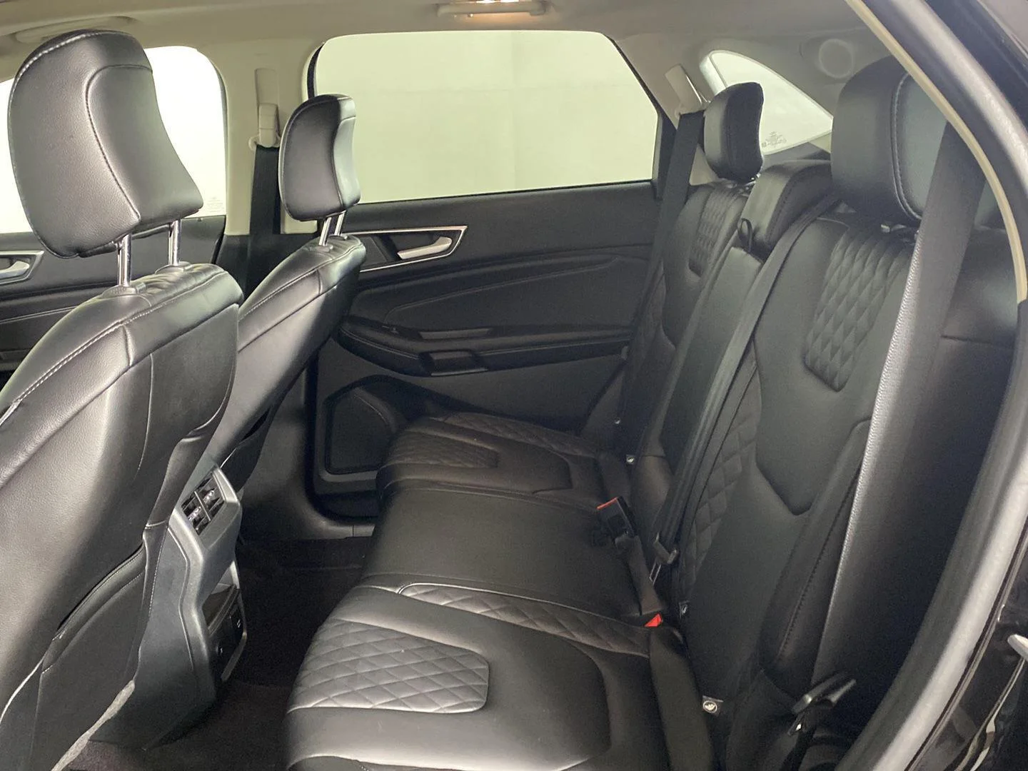 Used 2024 Agate Black Ford Titanium image 18