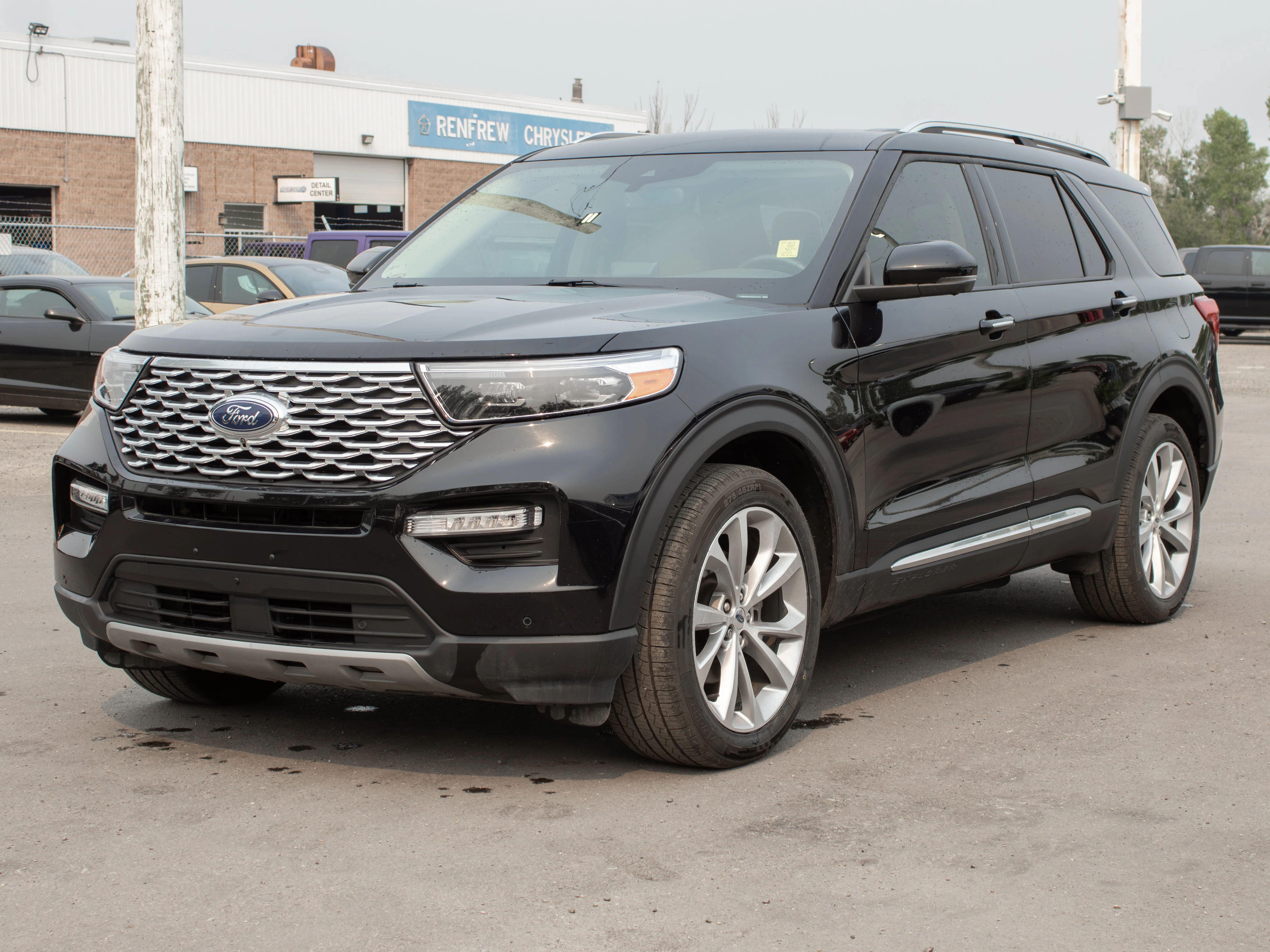 Certified Used 2023 Black Ford Platinum * No Accidents | Apple CarPlay | Luxury 3-Row SUV | Bang & Olufsen | Adaptive Cruise image 12