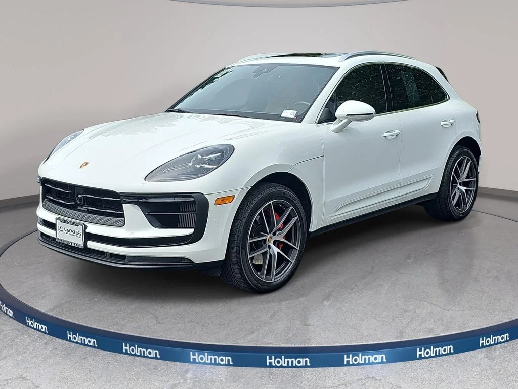 2024 Porsche Macan S's photo