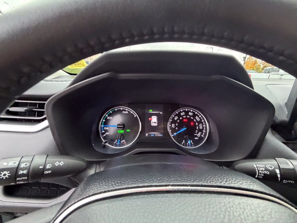 Used 2021  Toyota XLE image 25