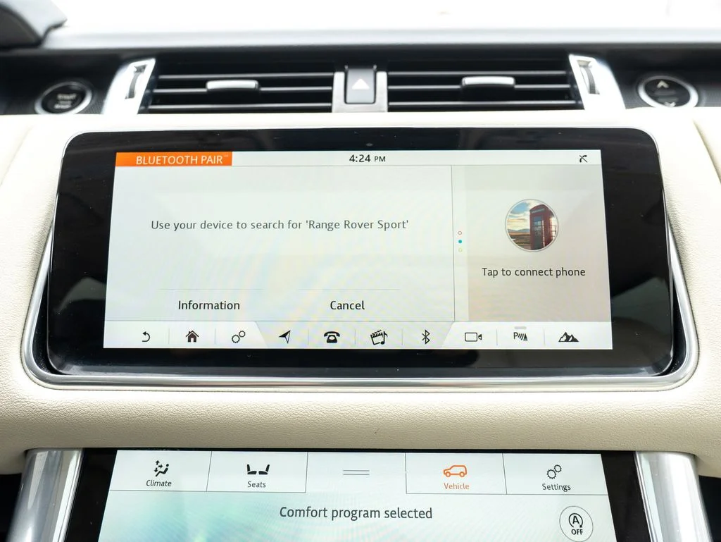 Used 2022 White Land Rover HSE Silver Edition image 27