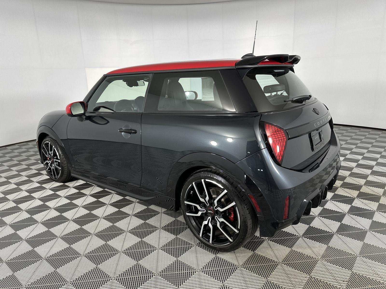 Used 2025 Legend Grey Metallic MINI John Cooper Works image 23