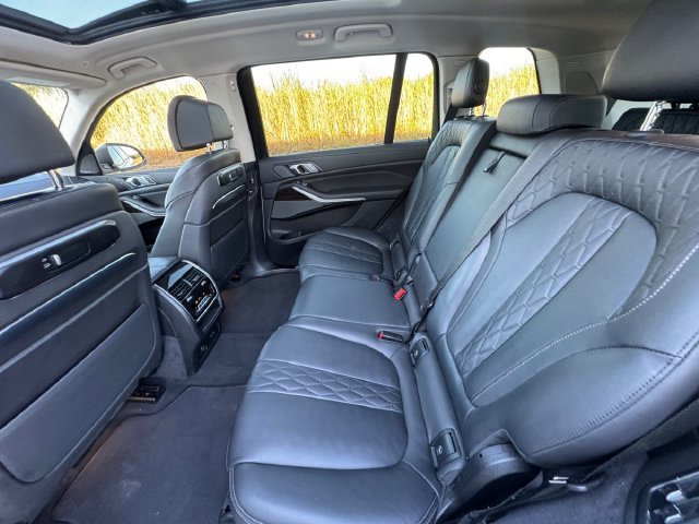 Used 2023 White BMW xDrive40i image 30