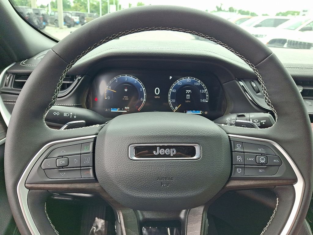 New 2026 Diamond Black Crystal Pearlcoat Jeep Altitude image 17