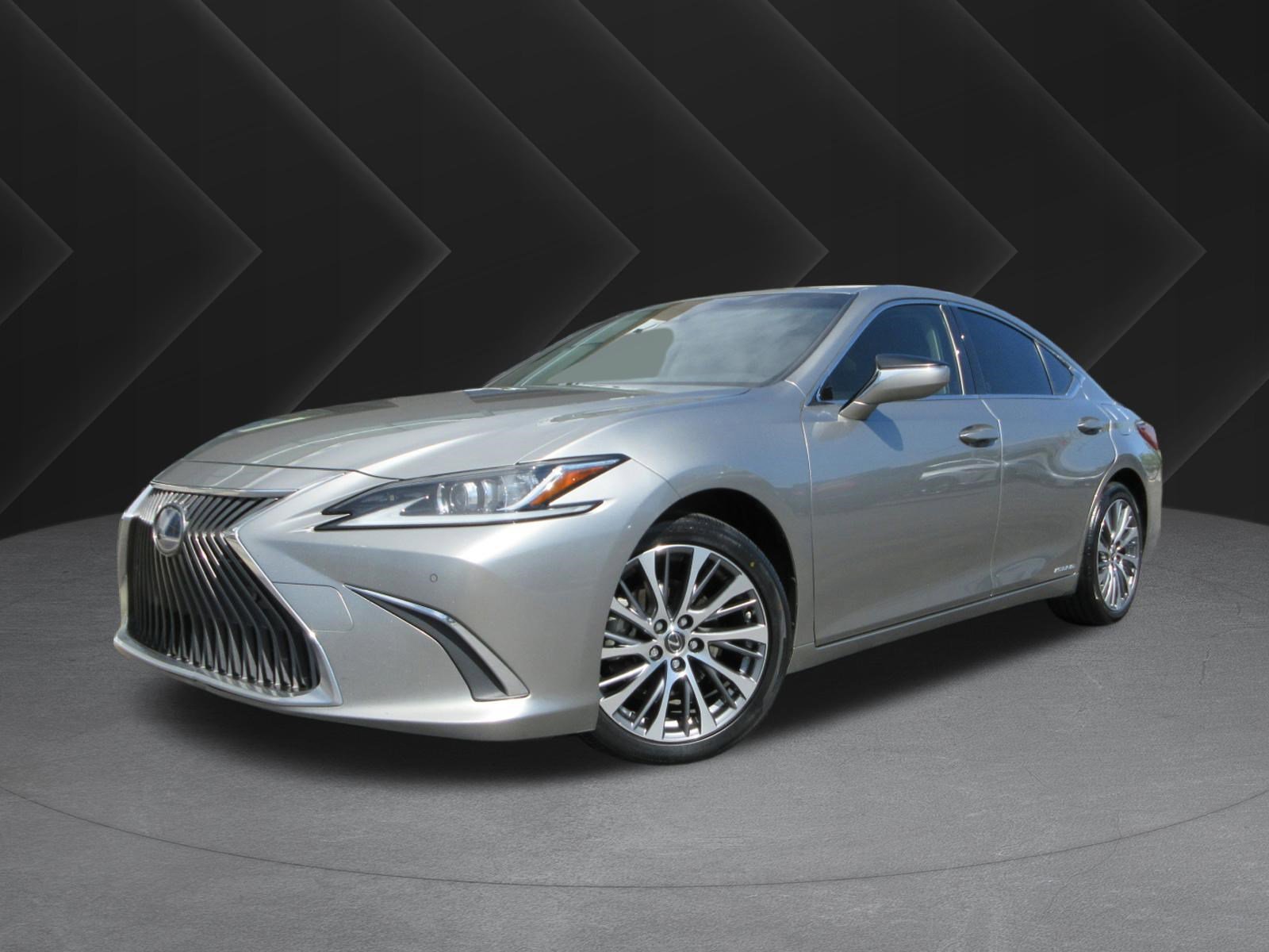 2019 Lexus ES 300h 300h's photo