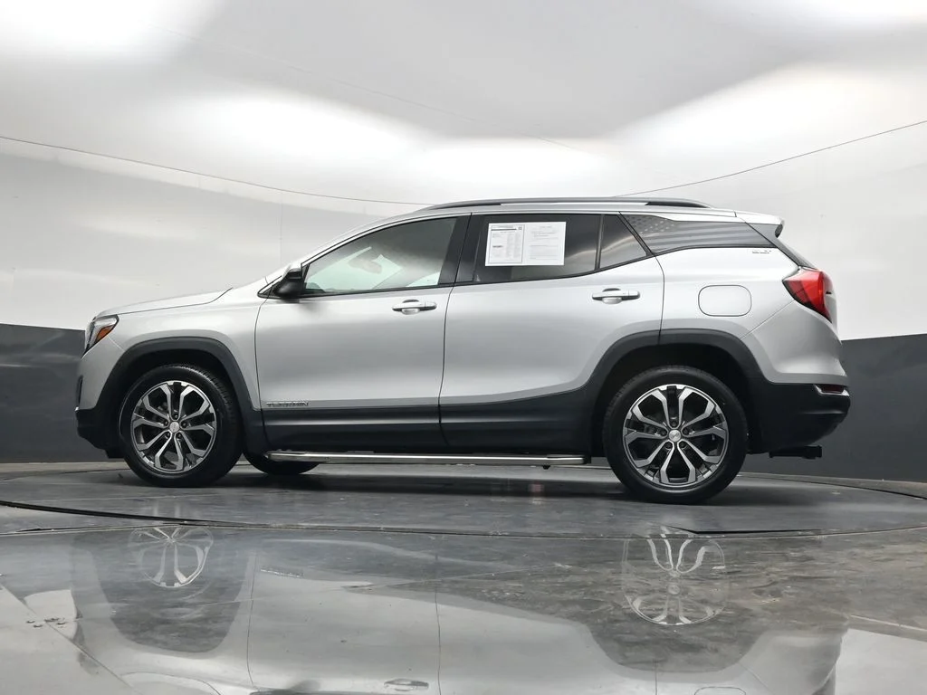 Used 2021 Silver GMC SLT image 46