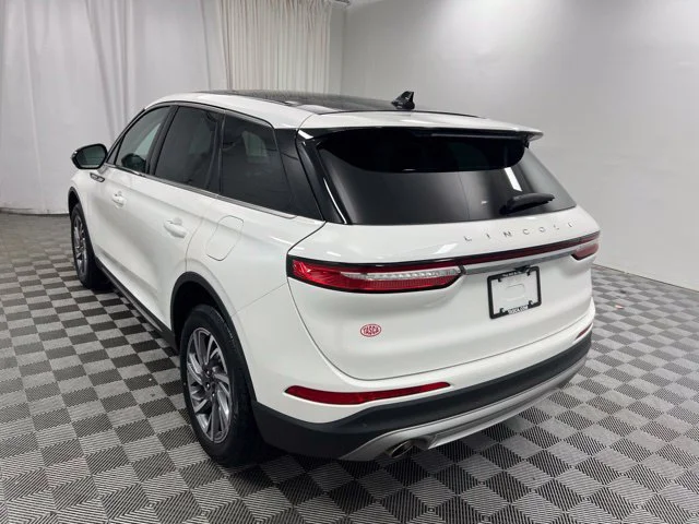 Used 2023 White Lincoln Standard image 6