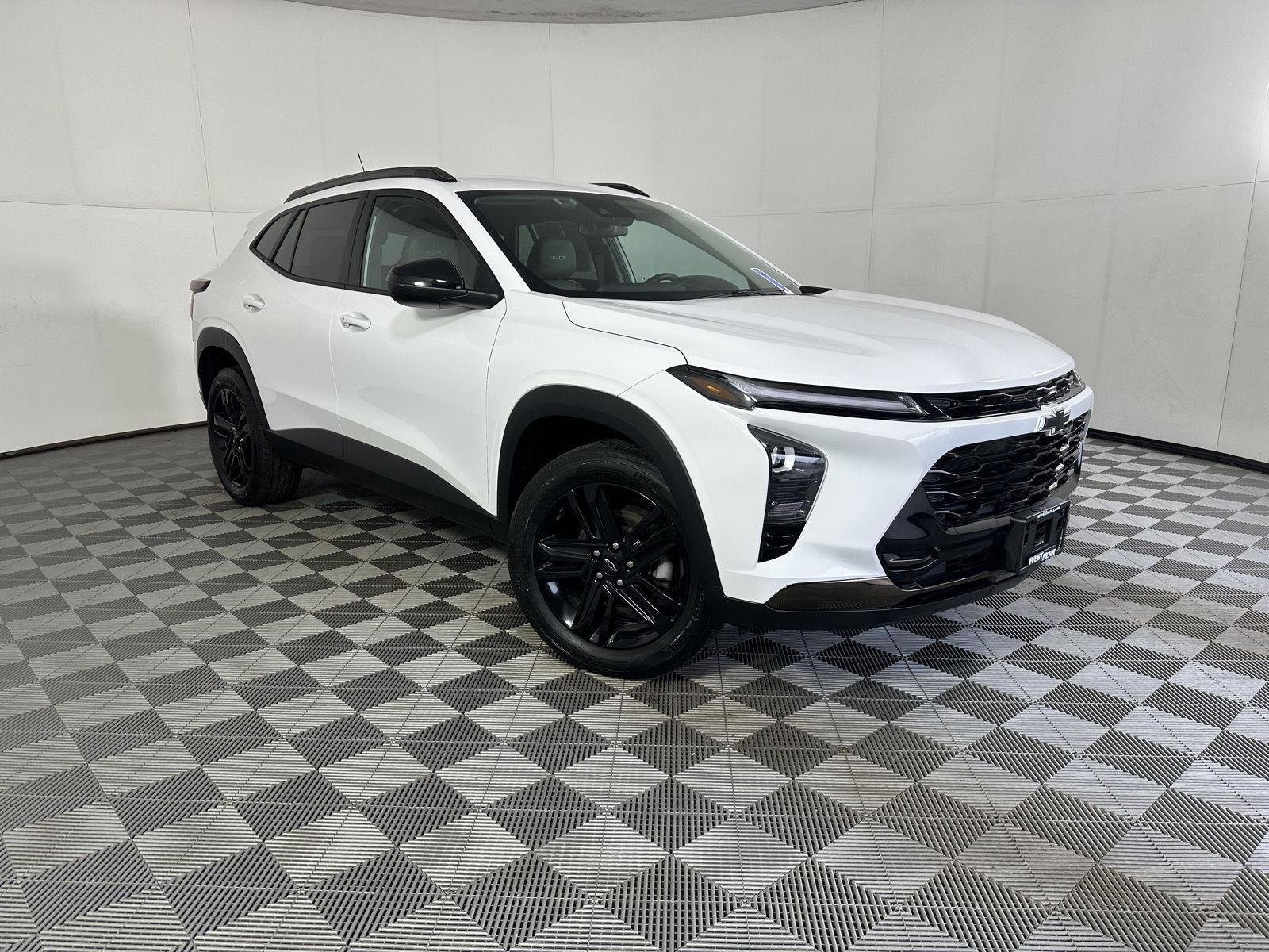 Used 2024 Summit White Chevrolet ACTIV image 10